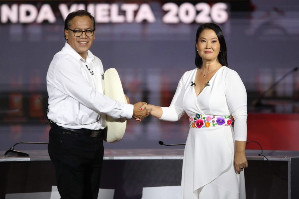 Keiko Fujimori toma una leve ventaja sobre Roberto Sánchez