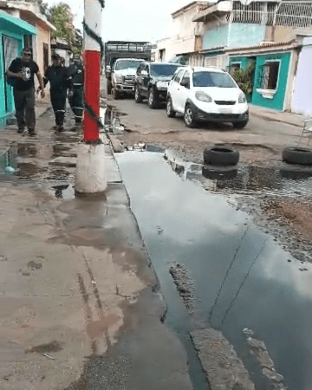 Denuncian Colapso de cloacas y mal estado de la vialidad en el sector la Aduana 1 de Barcelona