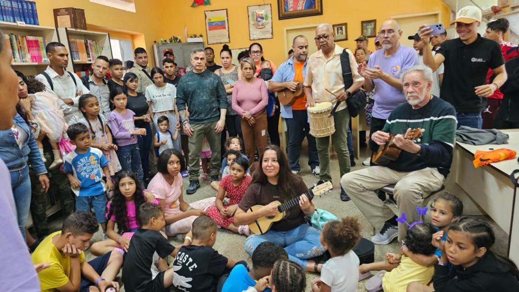 Tarek William Saab informó sobre visita de Gran Misión Viva Venezuela a campamento transitorio en La Candelaria