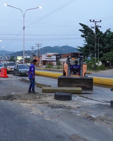 Inician la remoción de brocales del BTR en la avenida&nbsp;Intercomunal
