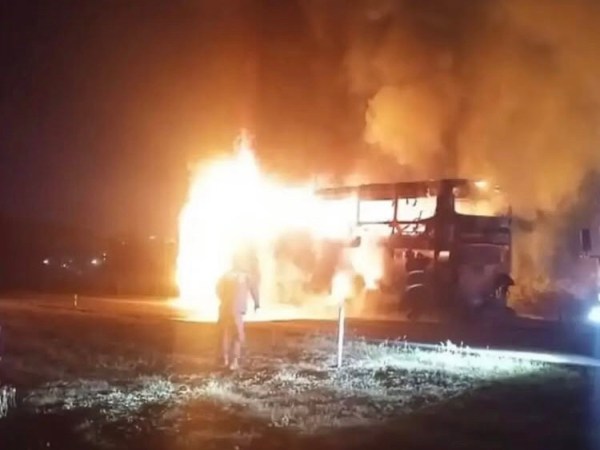 Autobús con ruta Falcón-Anzoátegui se incendió en la Autopista Regional del&nbsp;Centro&nbsp;