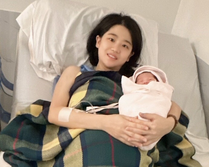 ¡Nació Umi! La comerciante Wu Coly ya es&nbsp;mamá