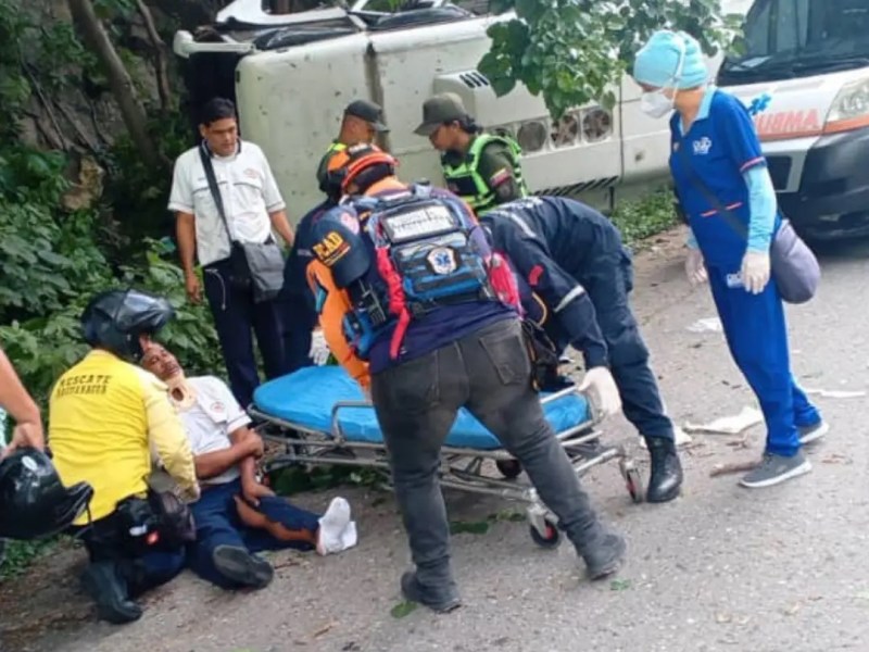Una joven fallecida tras vuelco de autobús en&nbsp;Carabobo