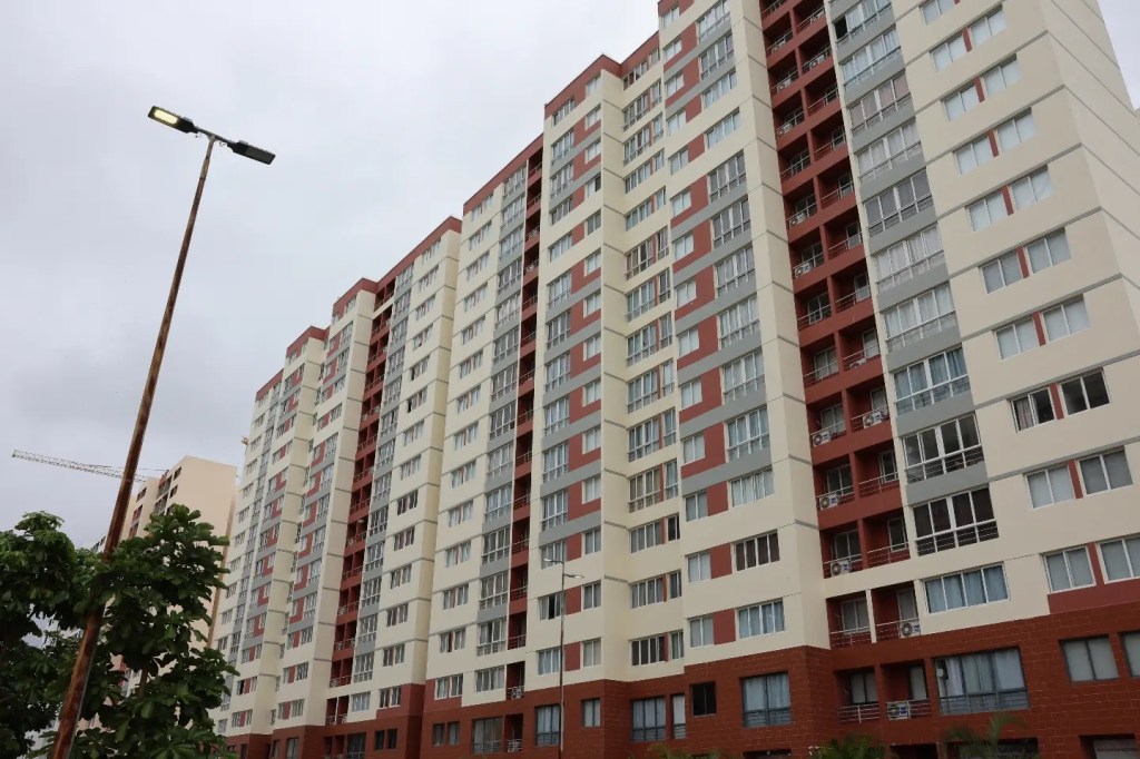 Entregan viviendas a 200 familias afectadas por los terremotos