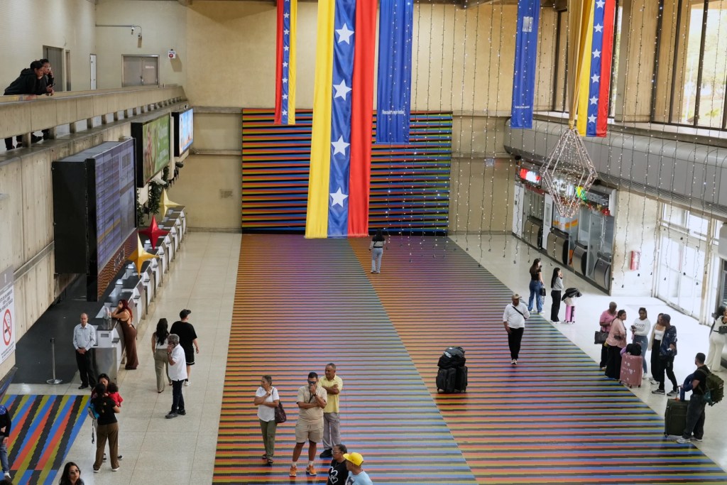 Extienden restricciones temporales a vuelos privados internacionales hasta el 9 de julio