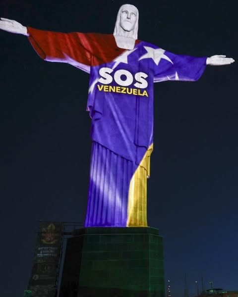 El Cristo Redentor se iluminó con el tricolor venezolano en homenaje a las víctimas del doble&nbsp;terremoto