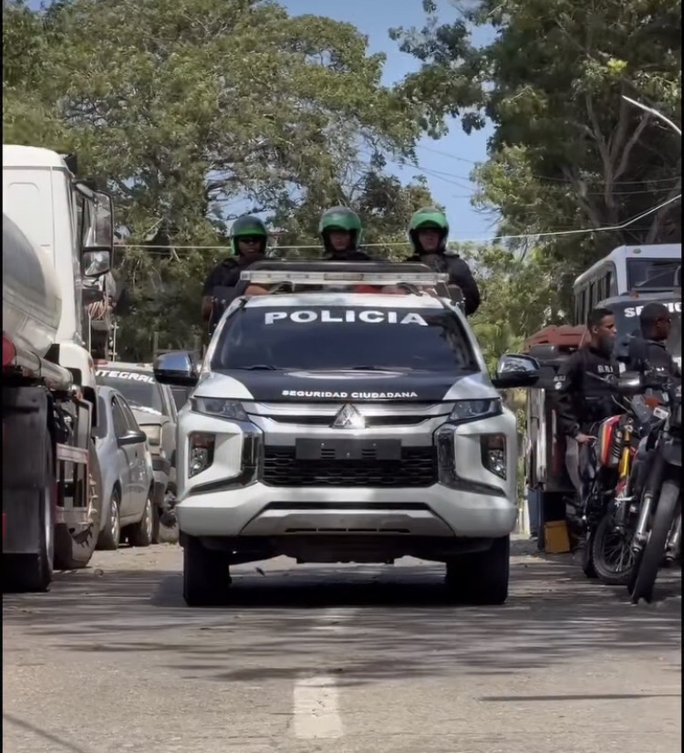Aprehendieron a 10 personas por intentar saquear propiedades colapsadas en La&nbsp;Guaira