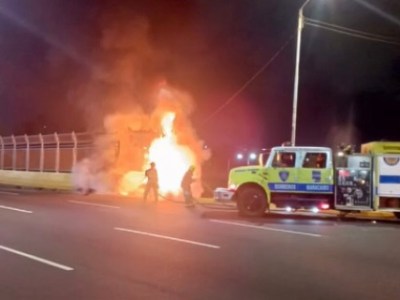 Cuatro fallecidos tras choque e incendio de una camioneta en el distribuidor&nbsp;Sabaneta