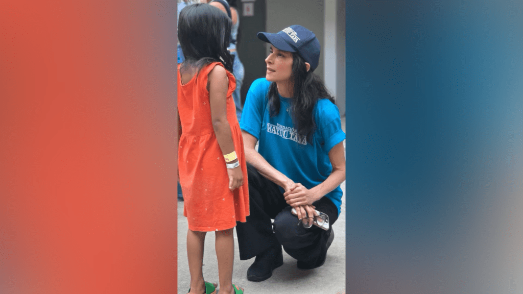 Patricia Velásquez comparte conmovedor mensaje dedicado a una niña damnificada por los terremotos en&nbsp;Venezuela