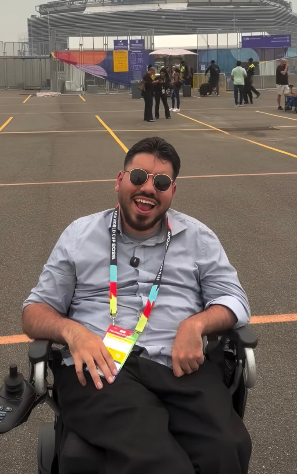 El periodista venezolano Emanuel “Manu” Gutiérrez hace historia con su cobertura en el Mundial