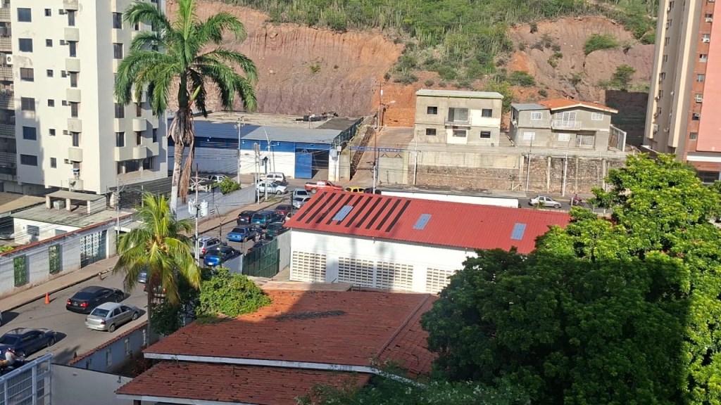 Reportan colas en parte de Lechería y Colinas del&nbsp;Neverí