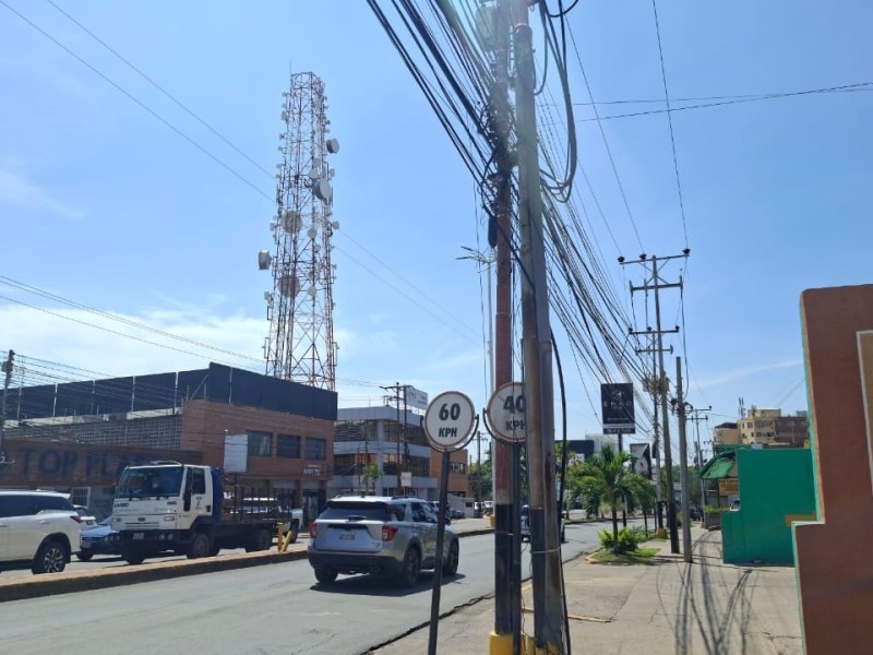 Pequeños comerciantes en Lechería denuncian que fallas eléctricas afectan su&nbsp;economía