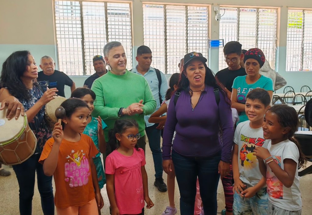 Gran Misión Viva Venezuela encabezada por Tarek William Saab brindó solidaridad a familias en la U.E Jesús Enrique Losada del&nbsp;Recreo
