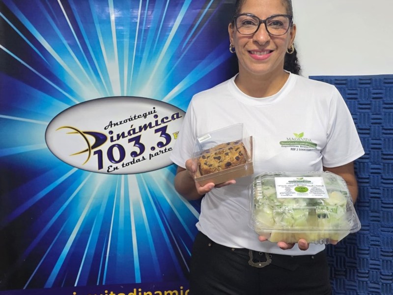 Periodista transformó su proceso de sanación en una marca de jugos verdes y repostería sin&nbsp;culpa