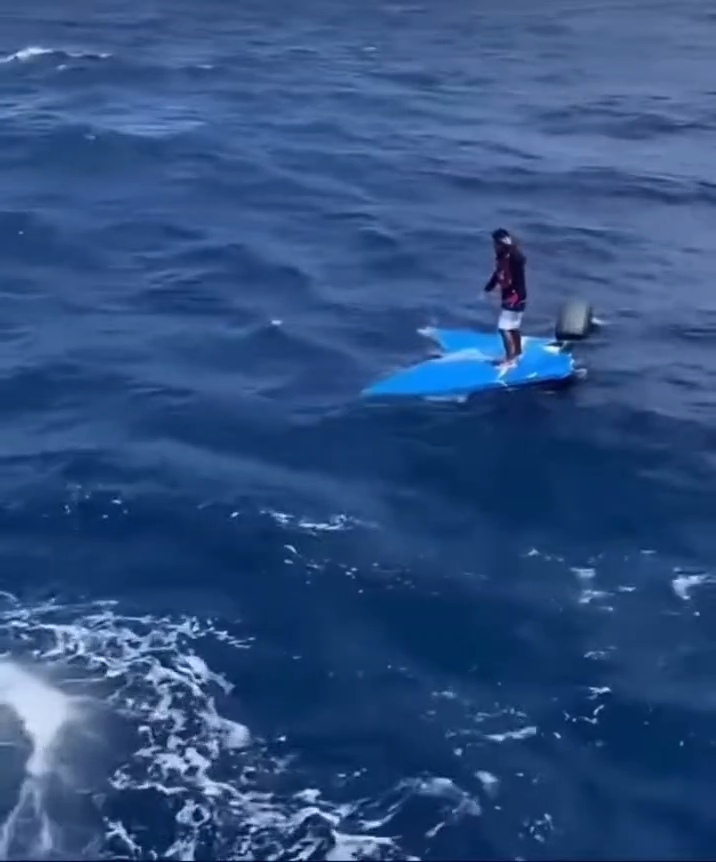 Rescatan con vida a pescador margariteño tras cinco días a la deriva en el mar, sus tres compañeros se&nbsp;ahogaron.