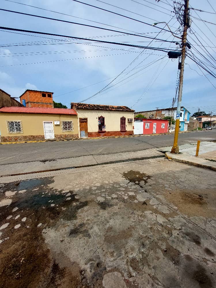 Vecinos de Barrio Portugal y Guamachito llevan tres días sin servicio eléctrico&nbsp;220V