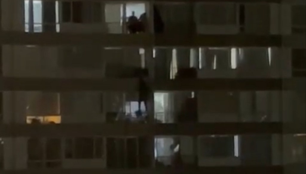 Venezolano&nbsp; incendió el departamento de su expareja y escapó por los balcones en&nbsp;Chile&nbsp;