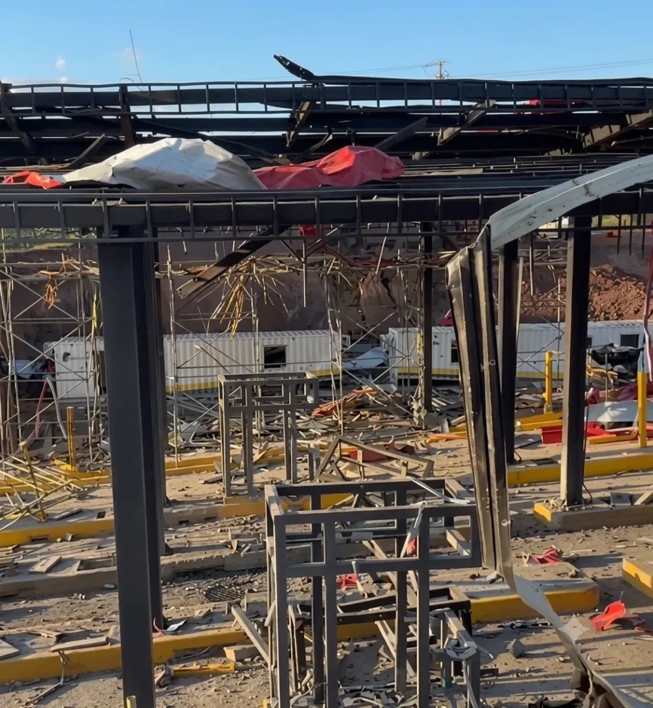Destruyeron con explosivos un peaje en la Vía Panamericana en el primer día del gobierno de De la&nbsp;Espriella