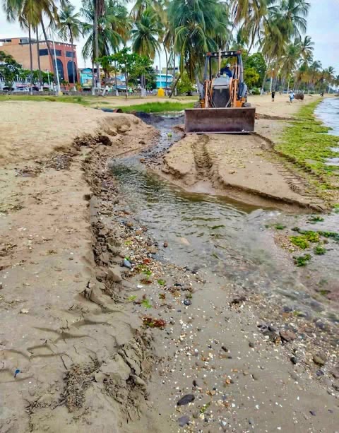 Realizaron mantenimiento en drenajes de Puerto La Cruz para prevenir inundaciones