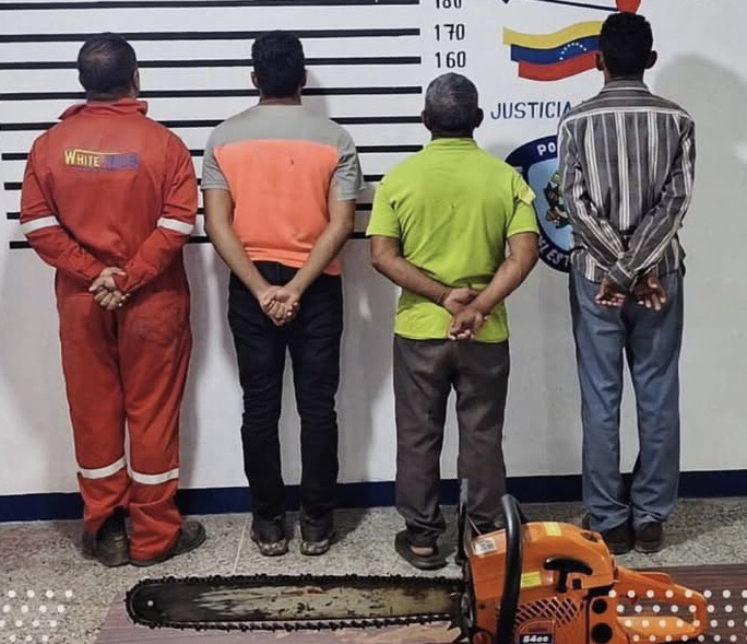 Detuvieron a cuatro sujetos por delito forestal en la vía&nbsp;Anaco-Cantaura