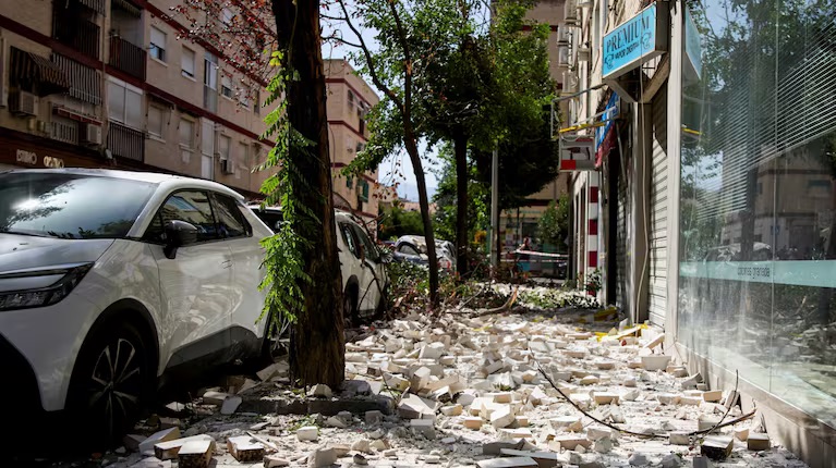 Un sismo de magnitud 4,8 sacudió Granada en España y dejó tres heridos