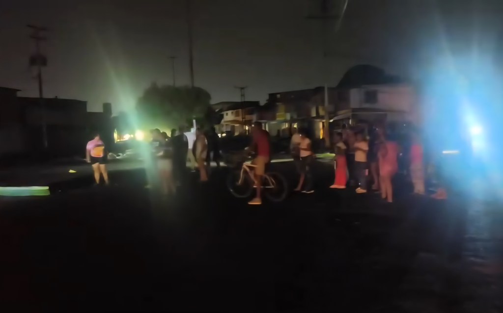 Por prolongados cortes de luz protestaron en Anzoátegui este viernes 14A