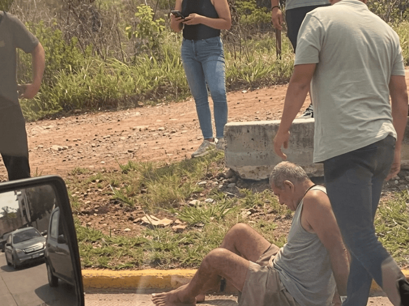 Un hombre que se trasladaba en bicicleta sufrió un accidente en la avenida Costanera de Barcelona, al parecer fue&nbsp;arrollado