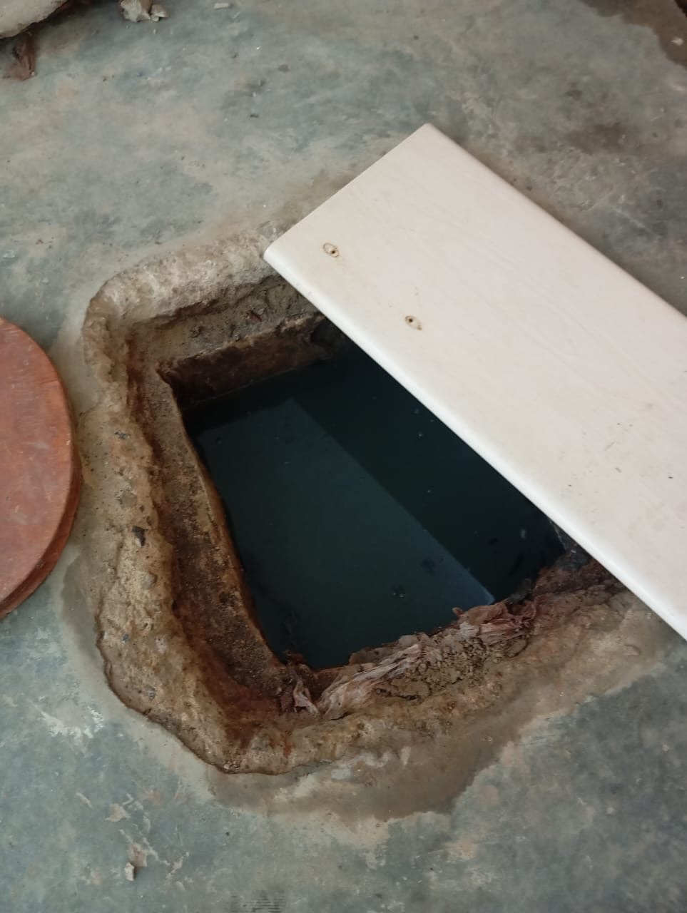 Colapso de cloacas mantiene en emergencia a familia en el sector Las Casitas de&nbsp;Barcelona