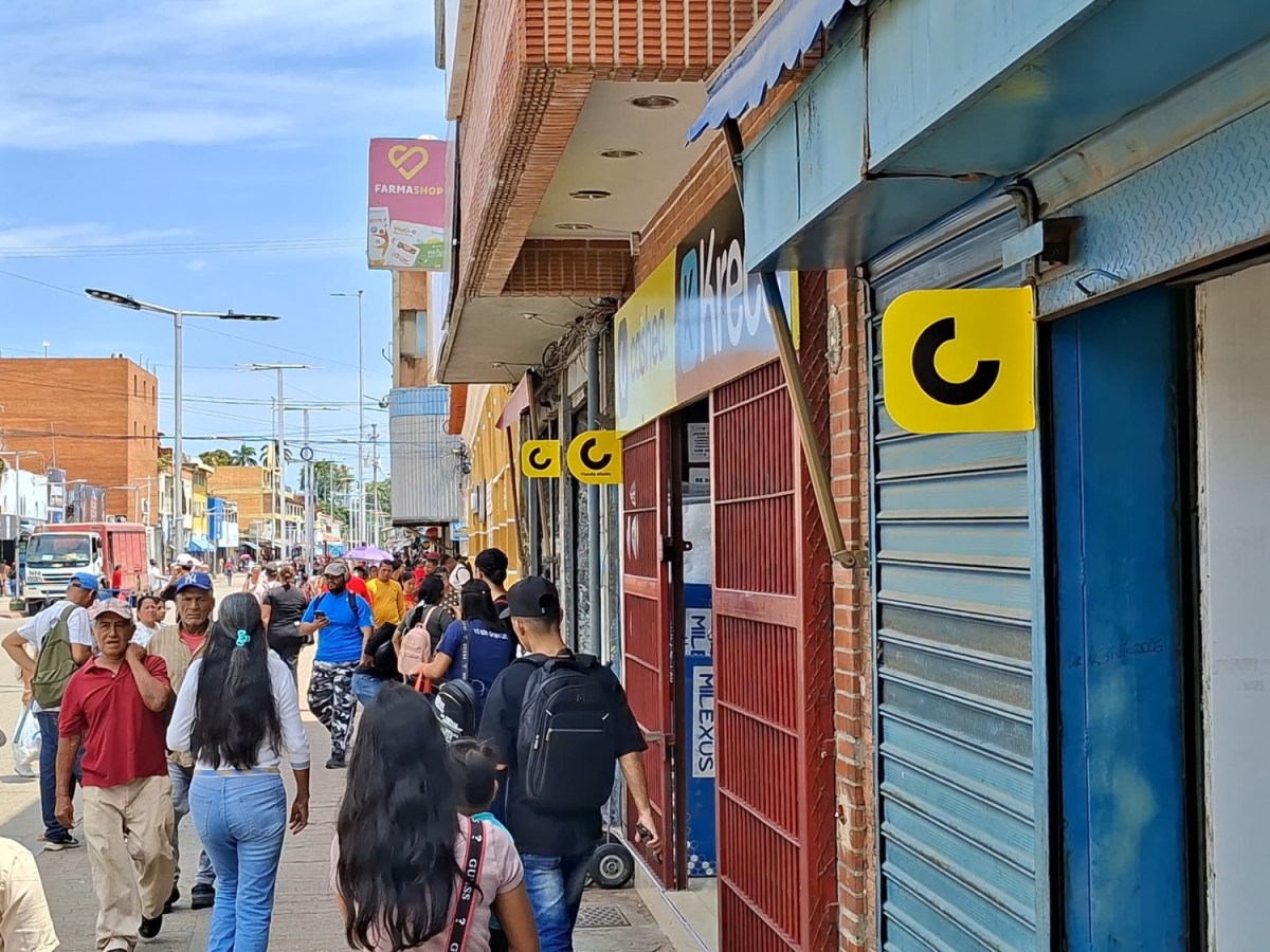 Ferias escolares y App de créditos: Las alternativas de los representantes para la adquisición de útiles y&nbsp;uniformes