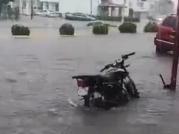 Fuertes lluvias anegan principales avenidas y sectores de&nbsp;Anaco