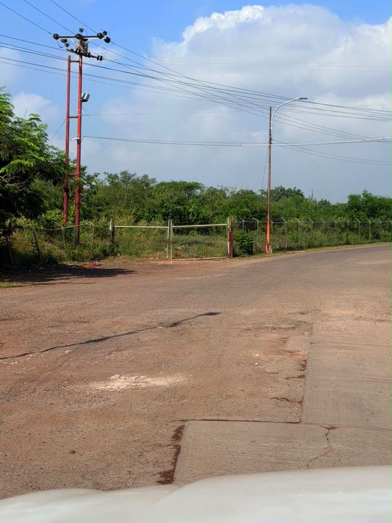 Habitantes de Los Cortijos de Oriente denuncian escasez de agua y deterioro&nbsp;vial