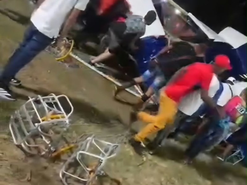Casi una tragedia: Desprendimiento de las «sillas voladoras» dejó siete lesionados en El&nbsp;Callao