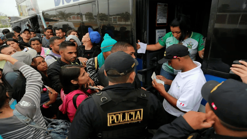 Perú prepara acuerdos para deportar a inmigrantes venezolanos irregulares en&nbsp;barco