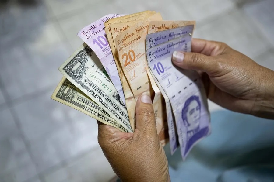Dólar oficial superó los 800&nbsp;bolívares&nbsp;