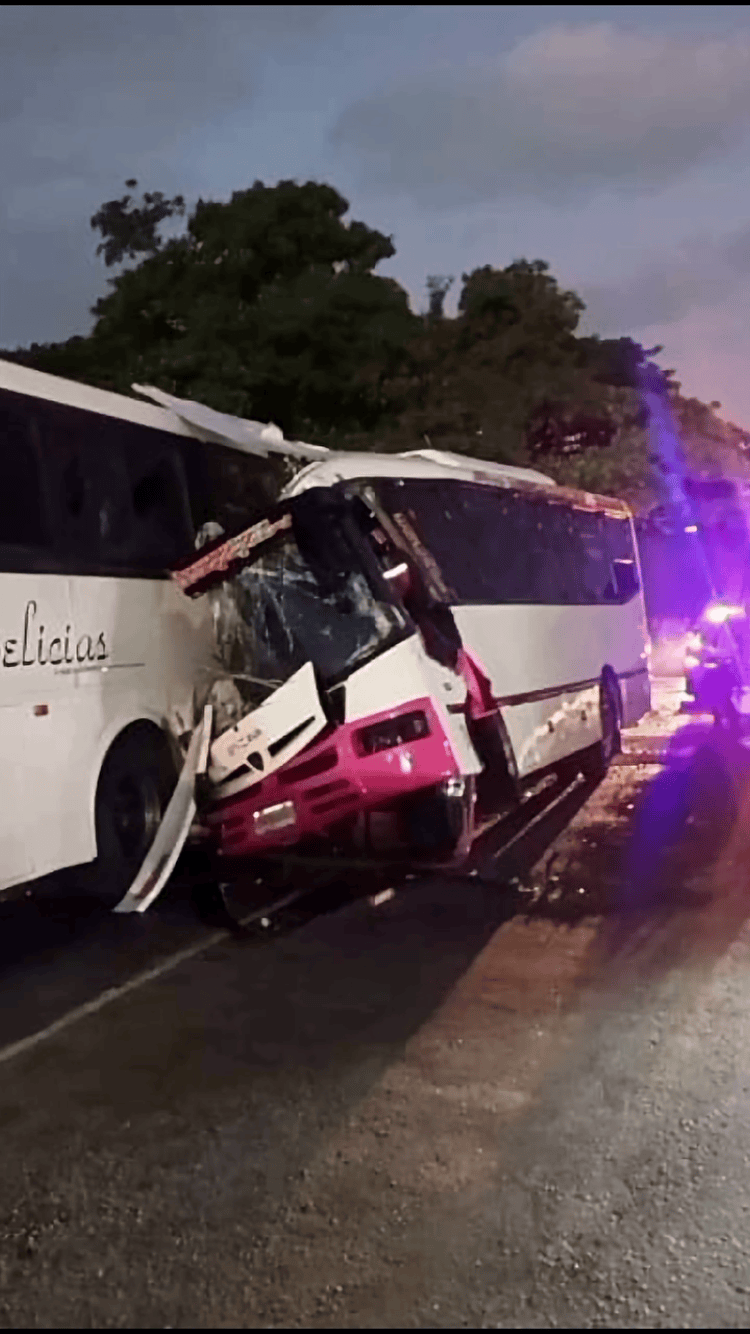 Fatal choque entre autobuses en la Autopista Regional del Centro dejó tres fallecidos