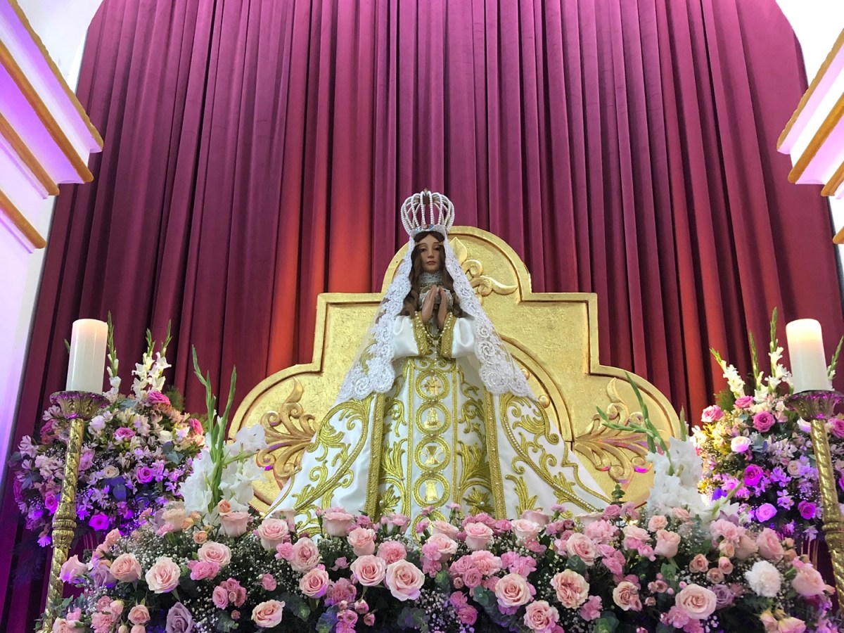 Cientos de devotos celebran el natalicio de la Virgen del Valle en la Catedral de&nbsp;Barcelona