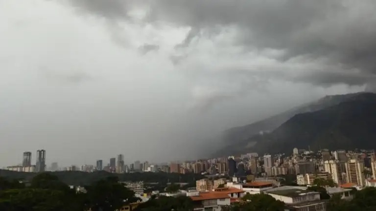 Onda Tropical generará lluvias y descargas eléctricas en gran parte del país este&nbsp;miércoles