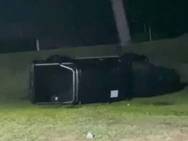 Fuerte lluvia provocó el vuelco de un vehículo en la avenida Norte de&nbsp;Pariaguán