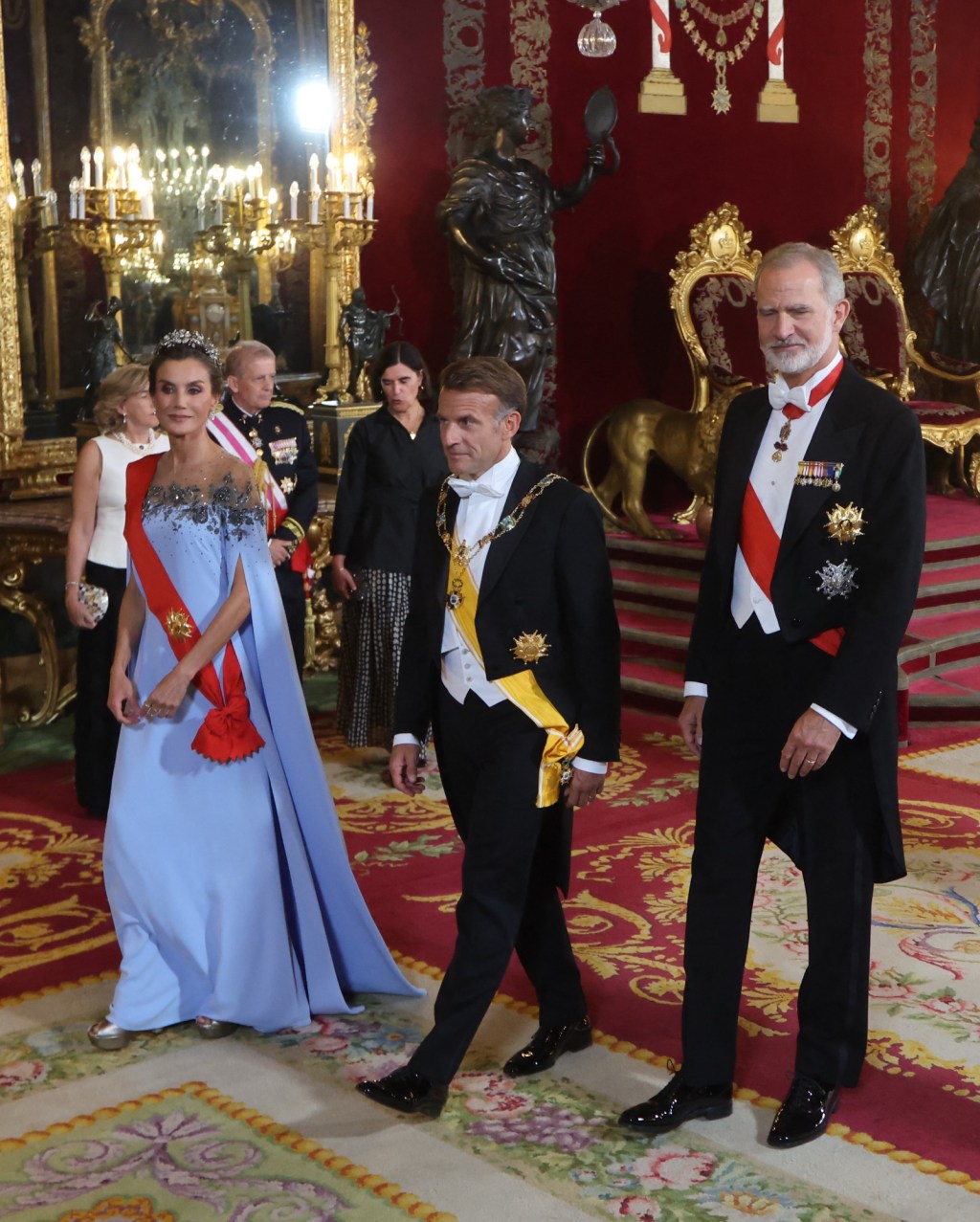 La reina Letizia acaparó las miradas con vestido de la diseñadora venezolana Carolina&nbsp;Herrera