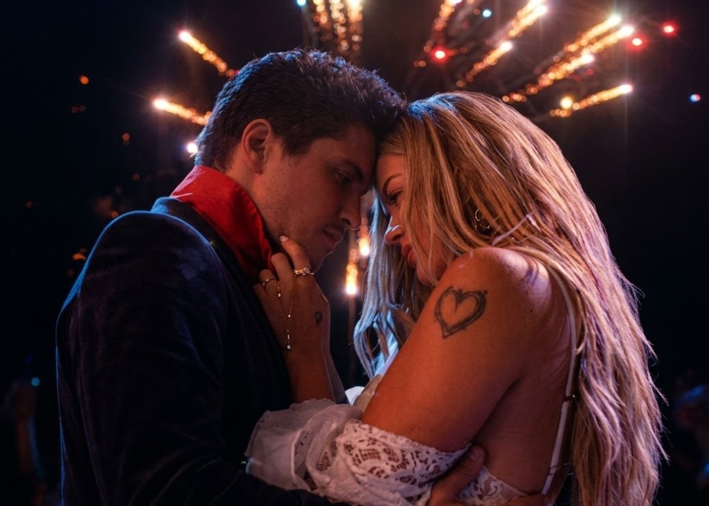 Karol G y Bruno Mars vuelven a unirse y sorprenden a sus fanáticos con romántico&nbsp;video
