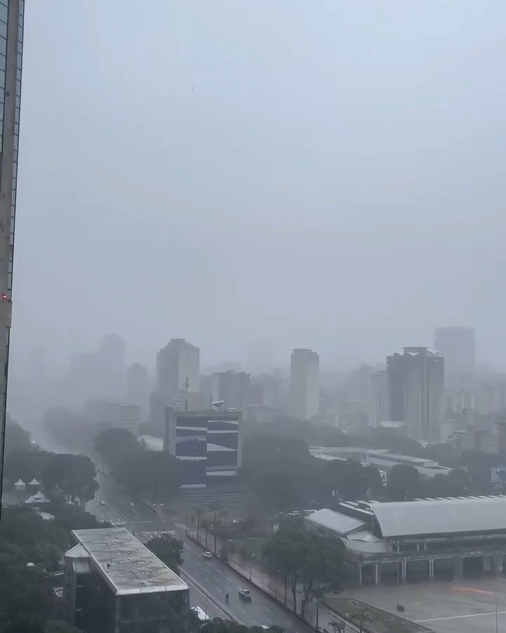 Fuertes lluvias causaron anegaciones en sectores de Caracas