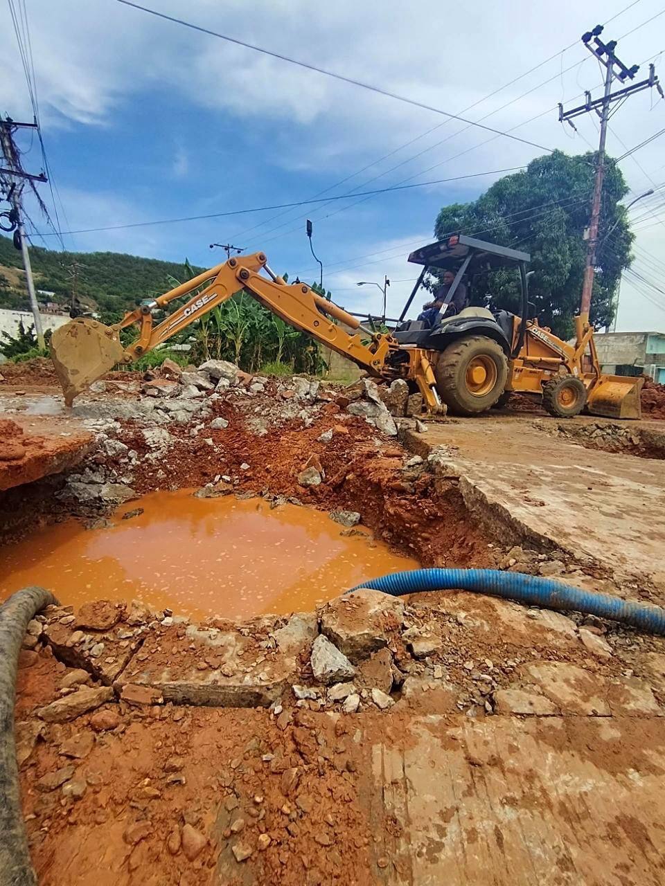 Avanzan trabajos para reparar tubería de agua potable en Pozuelos,&nbsp;Anzoátegui