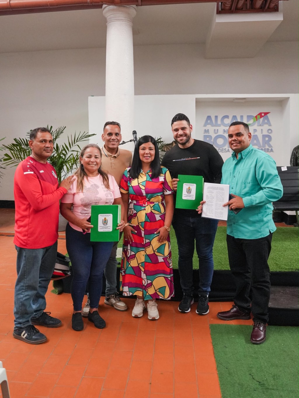 Alcaldía de Simón Bolívar presentó nueva Ordenanza de Convivencia Ciudadana en Barcelona