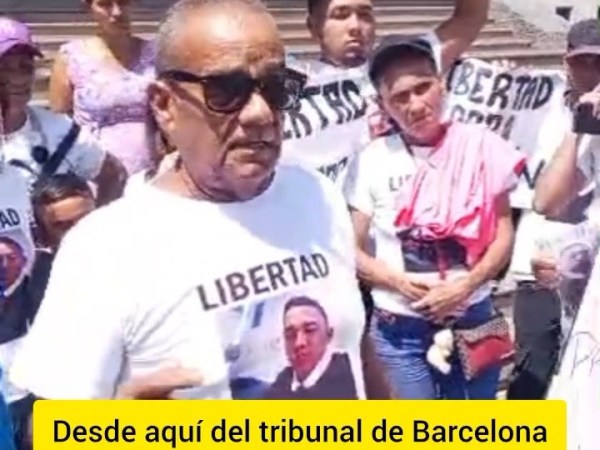 Familiares de ex funcionario protestaron frente a los tribunales en&nbsp;Barcelona