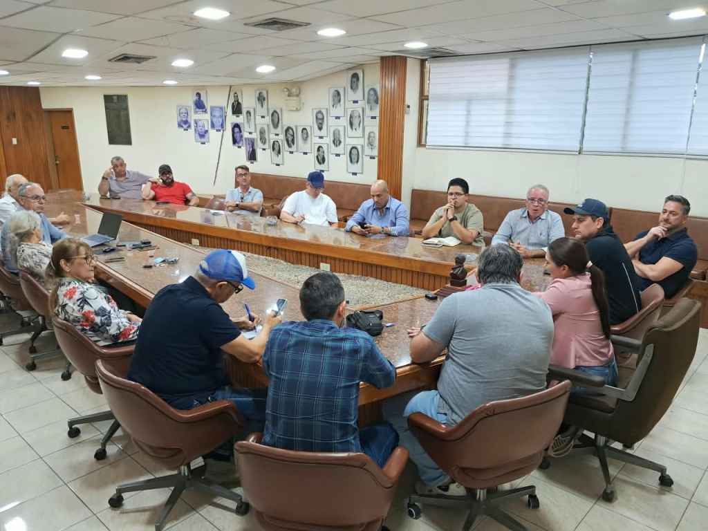 Sucre y Anzoátegui buscan soluciones para reactivar la flota&nbsp;pesquera
