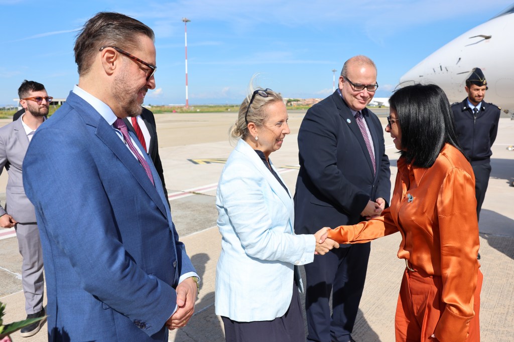 Rodríguez arribó a Roma para participar en el Foro Mundial de la FAO
