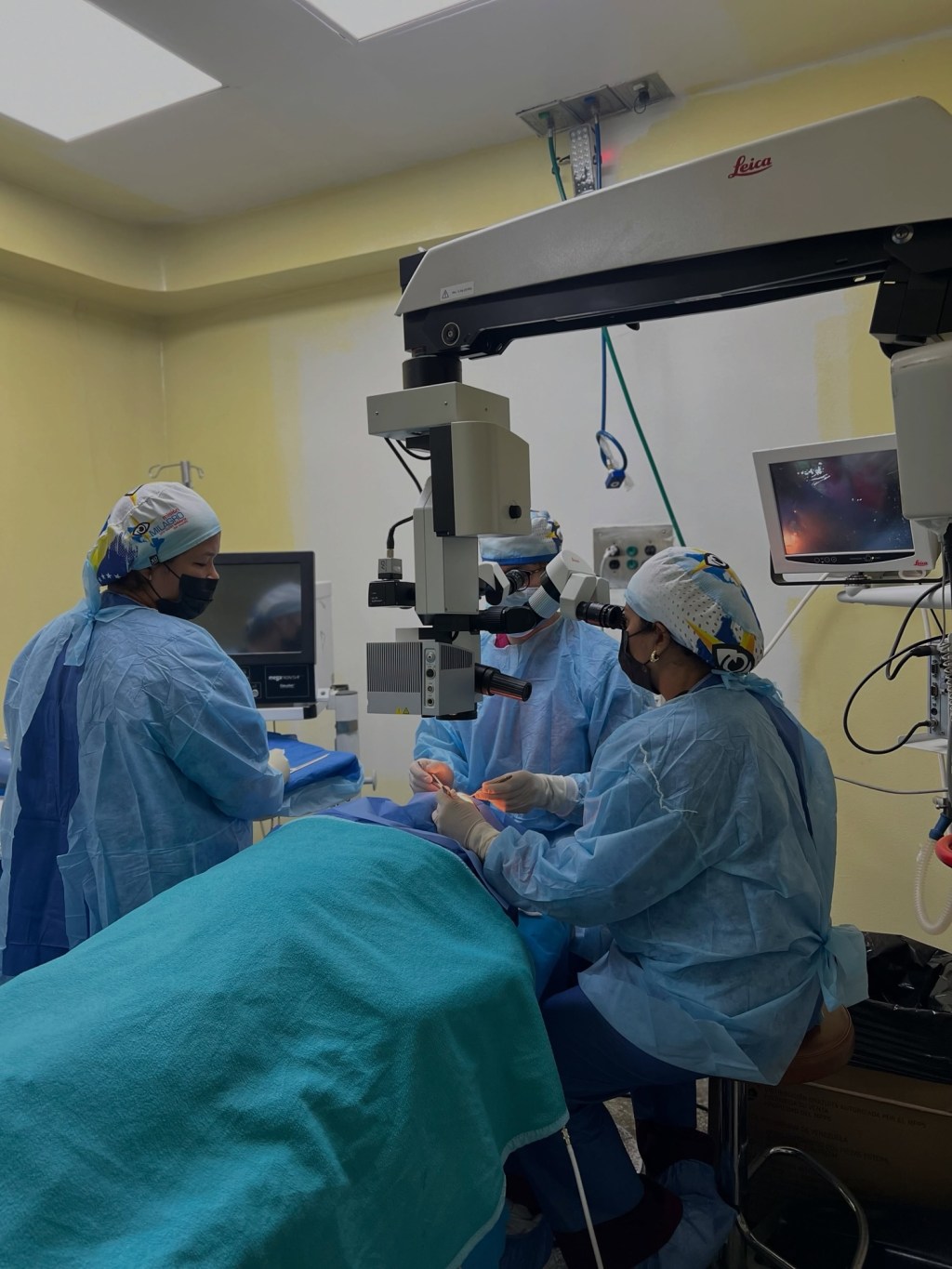 188 pacientes fueron intervenidos quirúrgicamente de cataratas en barcelona