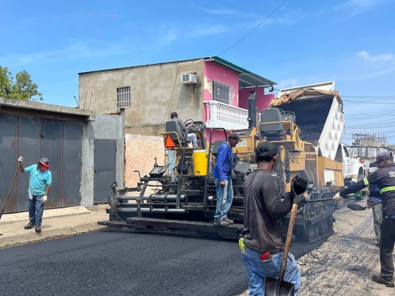 Avanza asfaltado en Barrio Sucre&nbsp;Barcelona