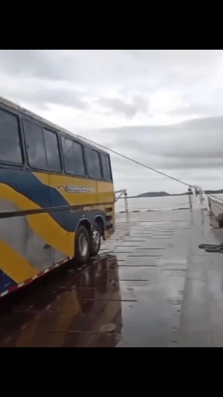 Guaya de alta tensión cayó sobre una chalana llena de pasajeros en el río&nbsp;Orinoco