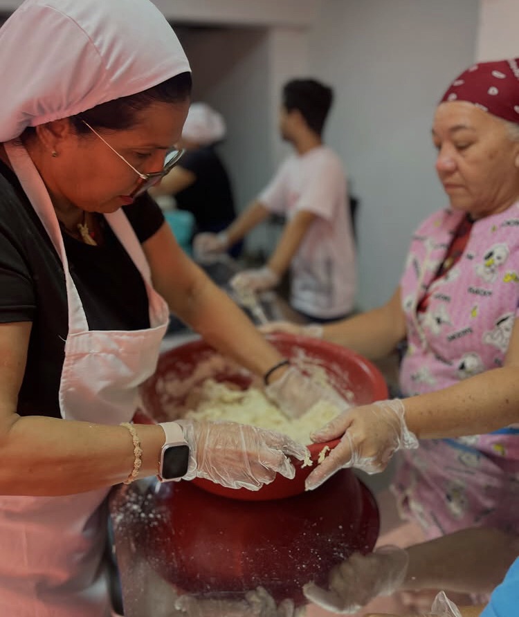 Inauguraron panadería comunal y centro de formación en Barcelona